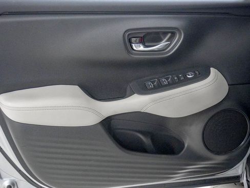 Used 2023 Honda HR-V EX-L image 16