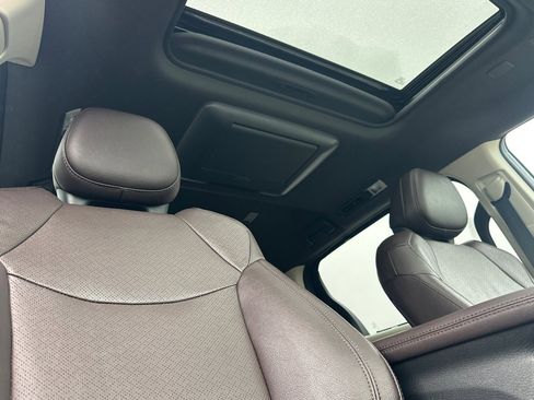 Used 2023 Toyota Sienna Platinum image 20