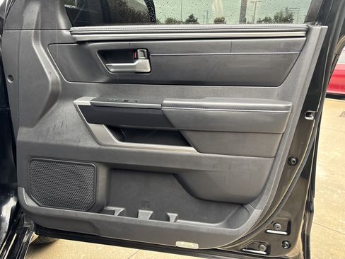 Used 2025 Toyota Tundra Platinum AWD/4WD image 29