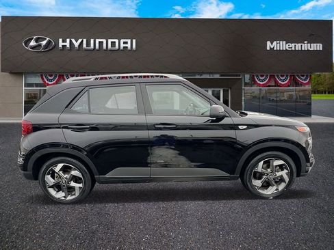 Certified 2023 Hyundai Venue SEL w/ Cargo Package image 4