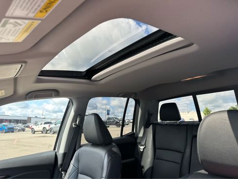Used 2018 Honda Ridgeline RTL-E image 11