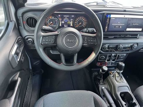 Used 2024 Jeep Wrangler Unlimited Rubicon w/ Technology Group AWD/4WD image 16