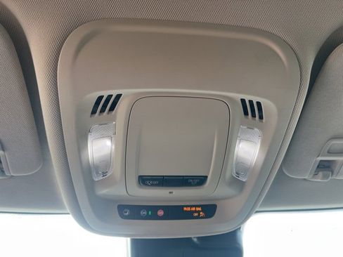 Used 2023 Buick Envision Preferred image 33