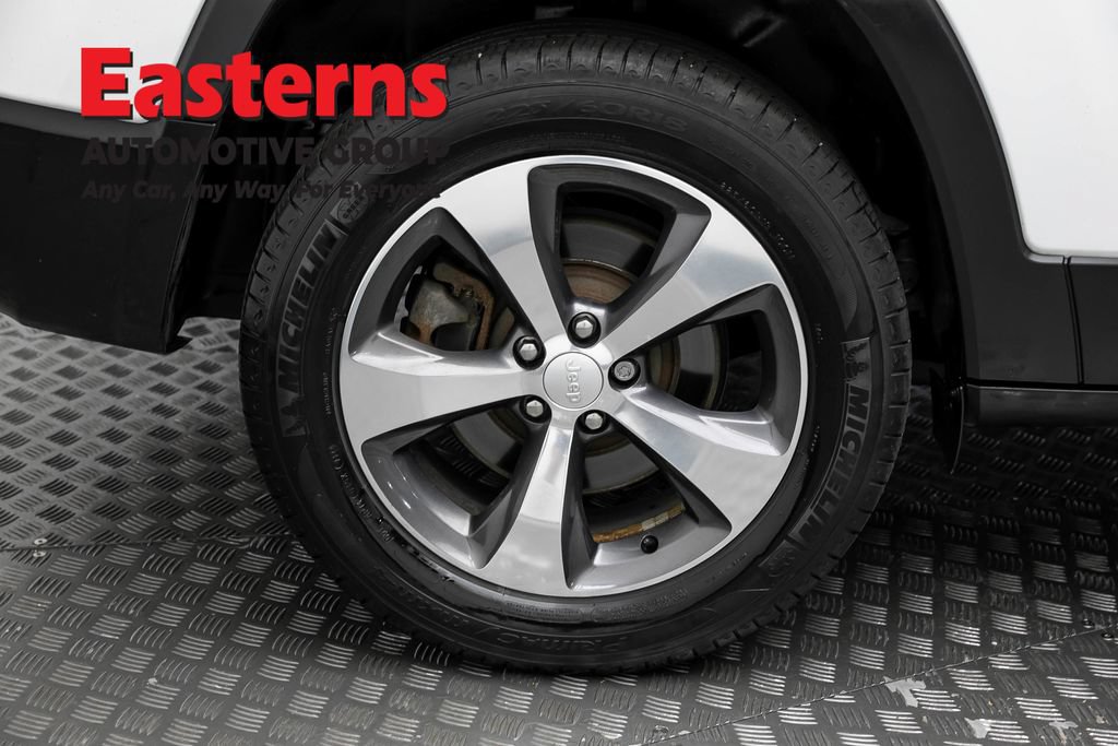 Used 2019 Jeep Cherokee Limited AWD/4WD image 33