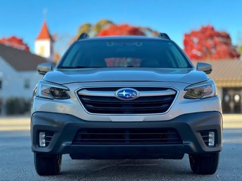 Used 2020 Subaru Outback Premium image 2