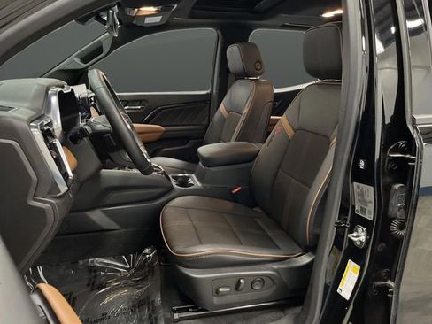 Used 2023 GMC Canyon AT4 w/ Canyon Safety Plus Package image 4