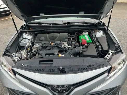 Used 2020 Toyota Camry LE image 33
