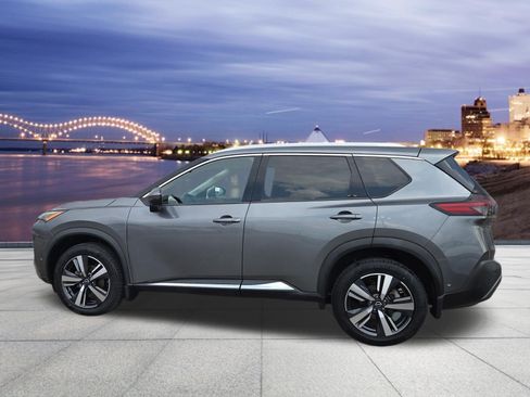 Used 2023 Nissan Rogue SL w/ SL Premium Package FWD image 3