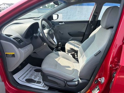 Used 2012 Hyundai Accent GLS FWD image 16