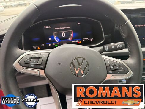 Used 2025 Volkswagen Jetta SE image 12