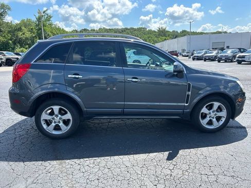 Used 2013 Chevrolet Captiva Sport LTZ FWD image 4