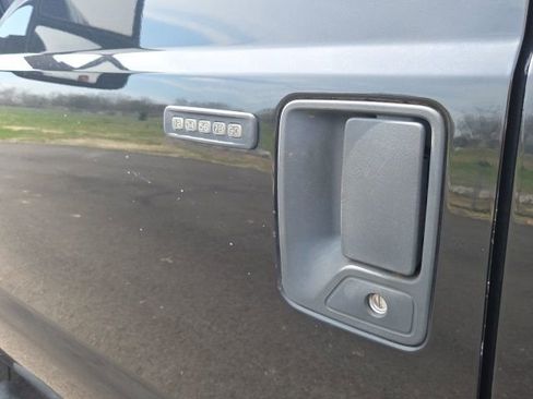 Used 2016 Ford F250 XLT w/ XLT Value Package image 17