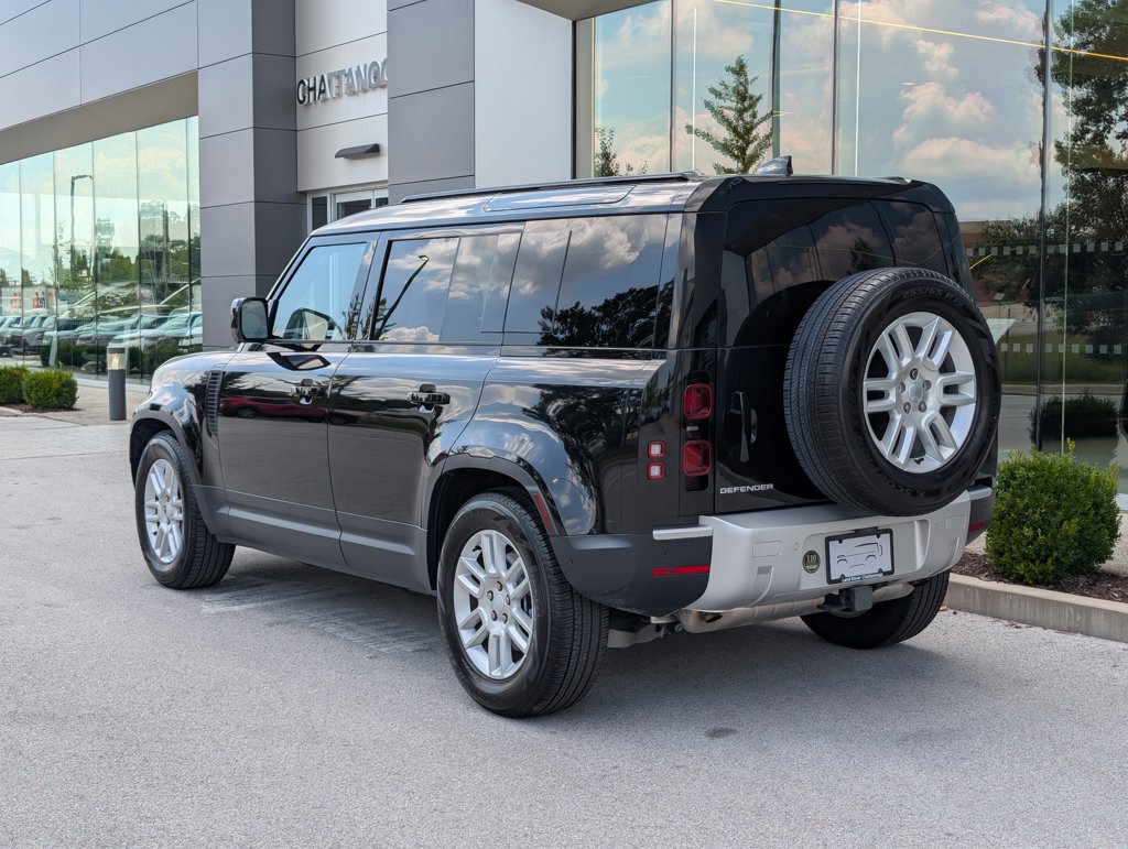 Used 2025 Land Rover Defender 110 S AWD/4WD image 3