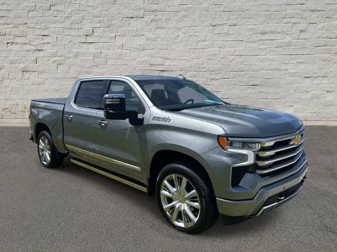 Used 2024 Chevrolet Silverado 1500 High Country w/ High Country Premium Package AWD/4WD image 7