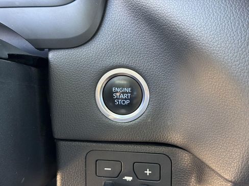 Used 2024 Toyota Tundra Limited AWD/4WD image 16