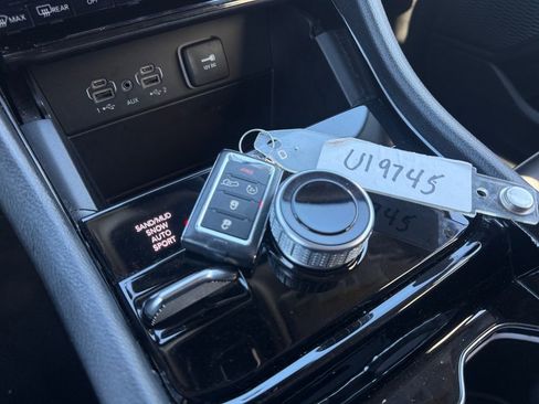 Used 2023 Jeep Grand Cherokee L Limited image 31