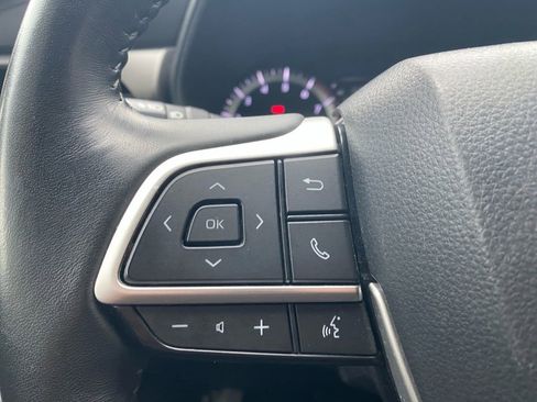 Used 2023 Toyota Highlander LE image 18