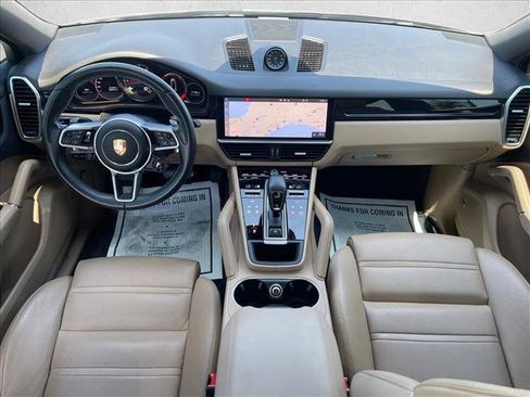 Used 2021 Porsche Cayenne Coupe AWD/4WD image 19