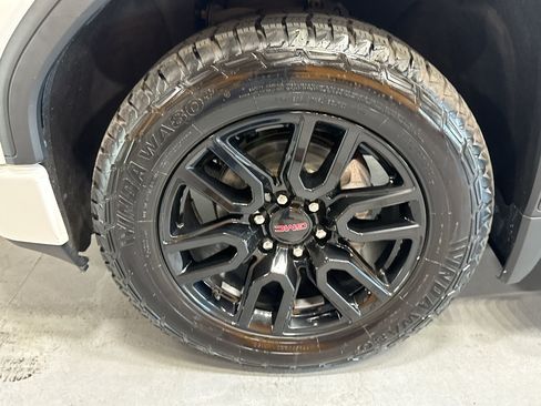 Used 2022 GMC Sierra 1500 Elevation AWD/4WD image 9