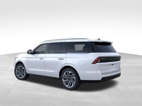 New 2025 Lincoln Navigator Reserve AWD/4WD image 5