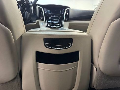 Used 2020 Cadillac Escalade Luxury image 29