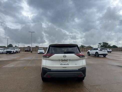 Used 2023 Nissan Rogue SV FWD image 16