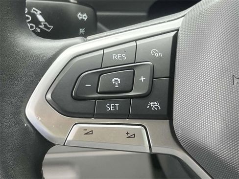 Used 2022 Volkswagen Tiguan SE image 27