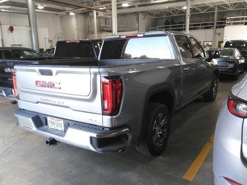 Used 2026 GMC Sierra 1500 SLT AWD/4WD image 8