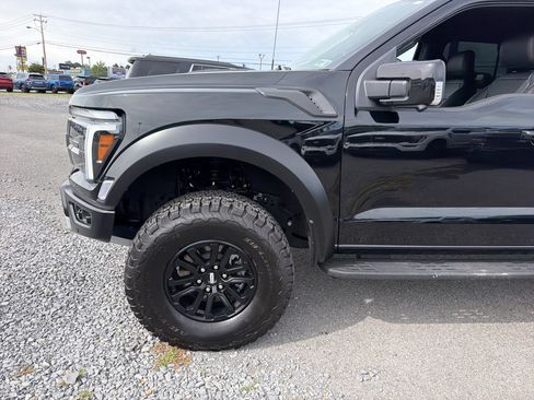 Used 2025 Ford F150 Raptor AWD/4WD image 9
