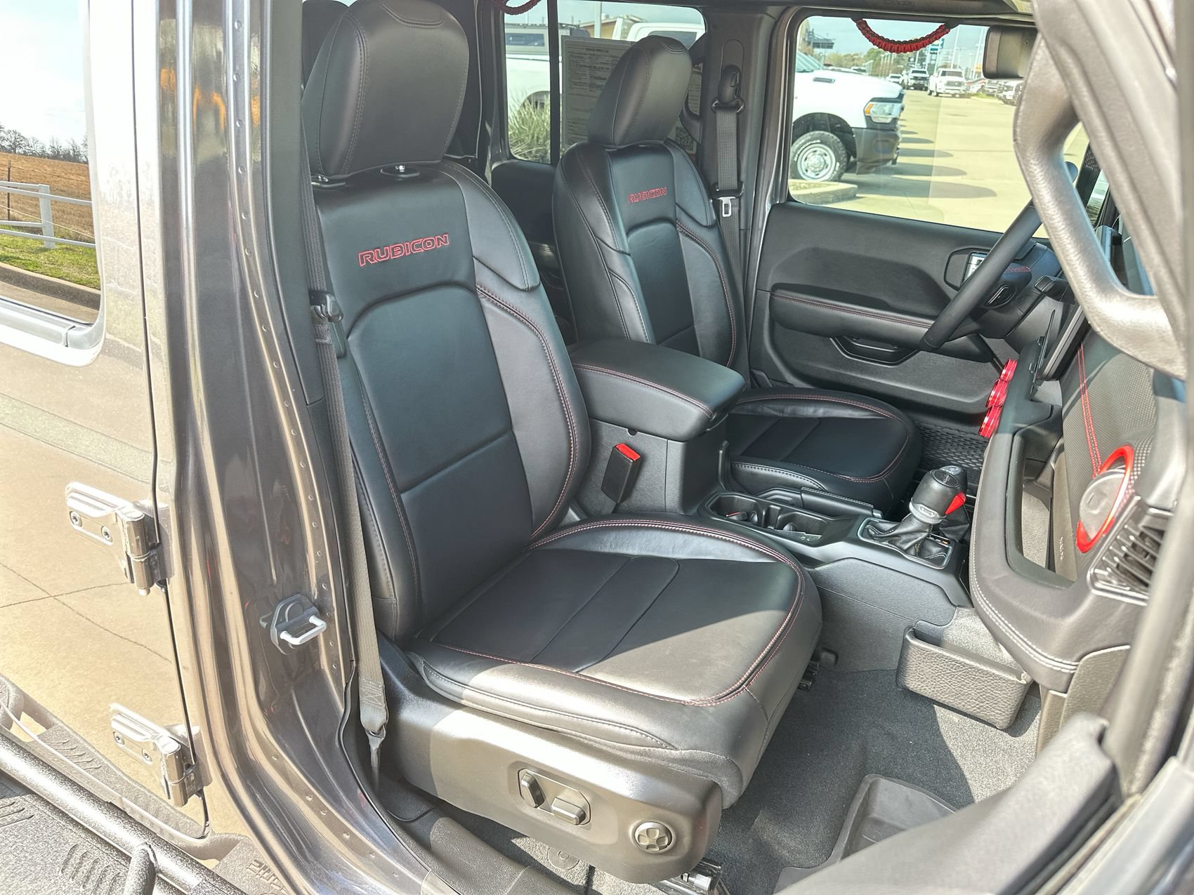 Used 2024 Jeep Gladiator Rubicon AWD/4WD image 24