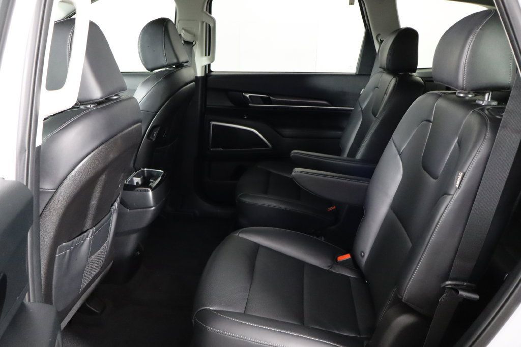 Used 2025 Kia Telluride S FWD image 16