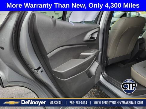 Used 2025 Chevrolet Trax ACTIV FWD image 21