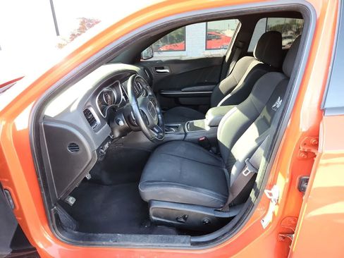 Used 2018 Dodge Charger R/T Scat Pack w/ Beats Audio Group RWD image 15