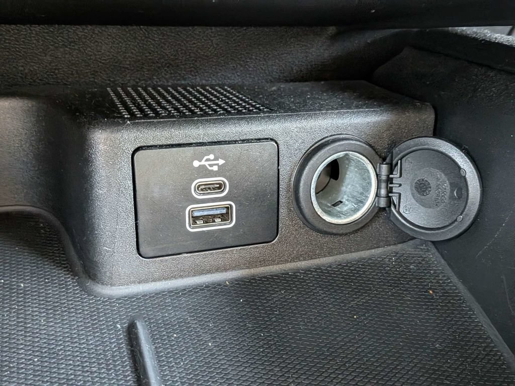 Used 2025 Ford Escape ST-Line FWD image 19