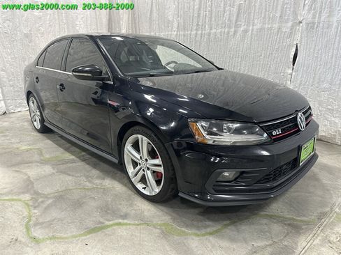 Used 2017 Volkswagen Jetta GLI FWD image 2