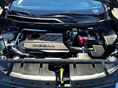 Used 2025 Nissan Rogue SV image 28