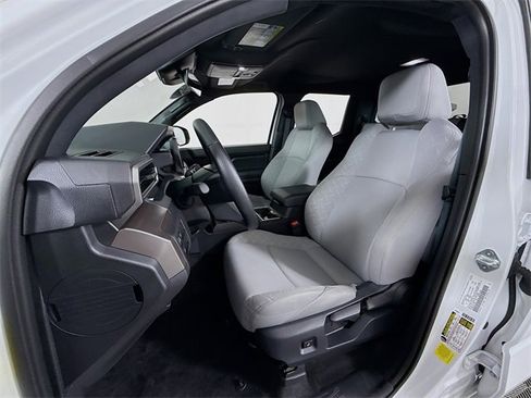 Used 2024 Toyota Tacoma 2WD Double Cab image 5