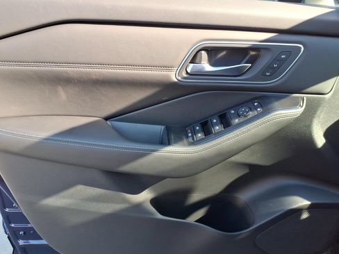 New 2026 Nissan Rogue Platinum AWD/4WD image 11