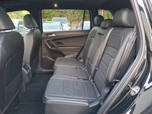Used 2022 Volkswagen Tiguan SEL R-Line AWD/4WD image 7
