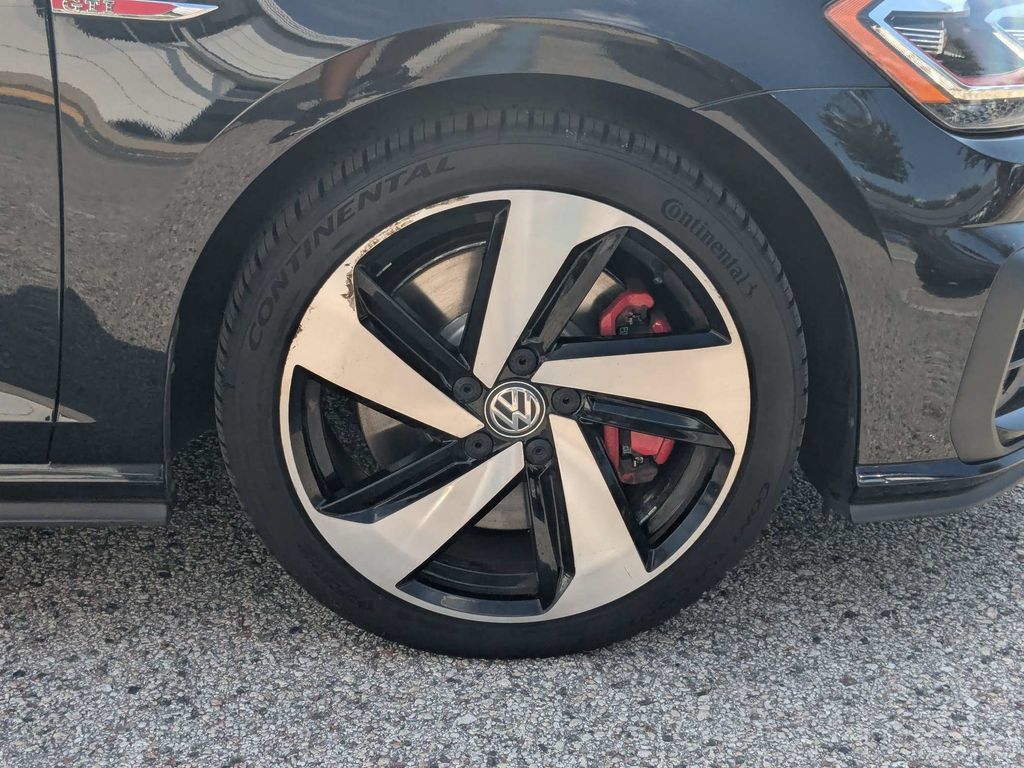 Used 2020 Volkswagen GTI SE FWD image 14