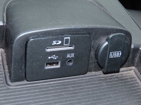 Used 2015 RAM 3500 Laramie w/ Convenience Group image 29