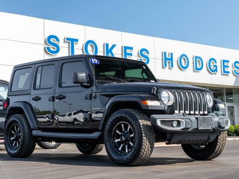 Used 2019 Jeep Wrangler Unlimited Sahara AWD/4WD image 1