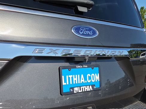 Used 2018 Ford Expedition Limited w/ Equipment Group 301A RWD image 15