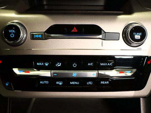 Used 2023 Ford Explorer XLT w/ Equipment Group 202A image 26