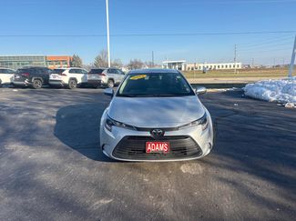 Used 2023 Toyota Corolla LE video 2