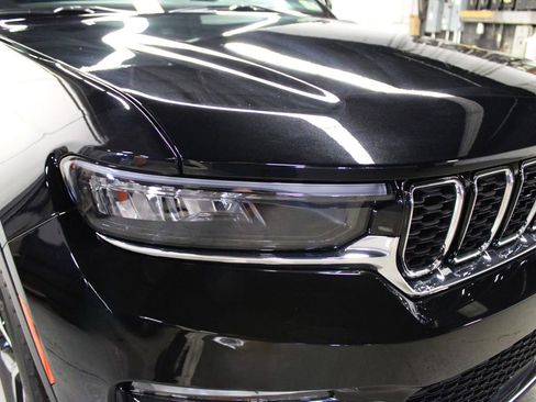 New 2025 Jeep Grand Cherokee Limited w/ Luxury Tech Group II image 39