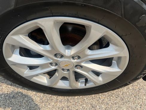 Used 2018 Chevrolet Equinox LT w/ Sun & Infotainment Package FWD image 45