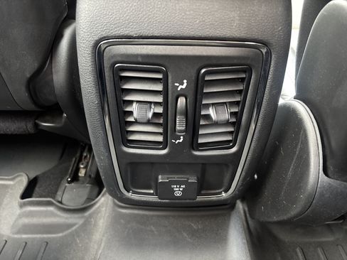 Used 2020 Jeep Grand Cherokee Altitude AWD/4WD image 15