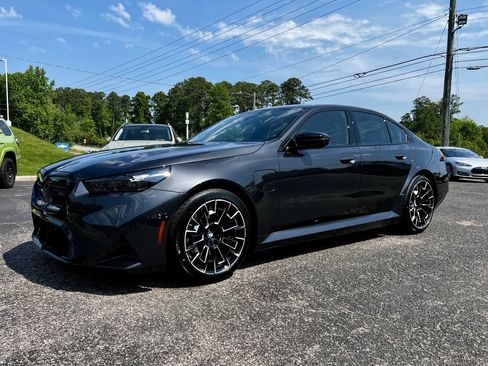 Used 2025 BMW M5 Base AWD 4dr Sedan w/ Executive Package image 5