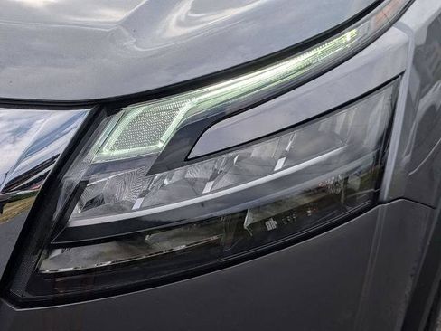 Certified 2025 Nissan Pathfinder SL AWD/4WD image 9